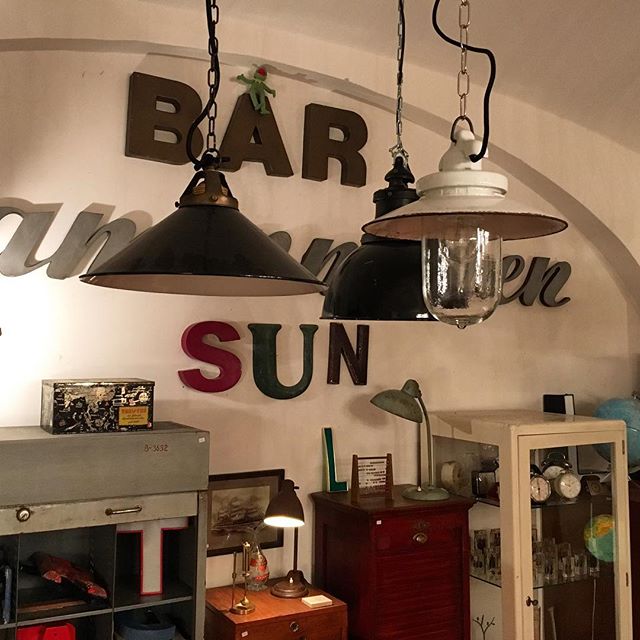 BANANAS Mobiliar 1930-1980