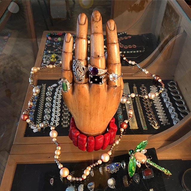 BANANAS Mobiliar 1930-1980